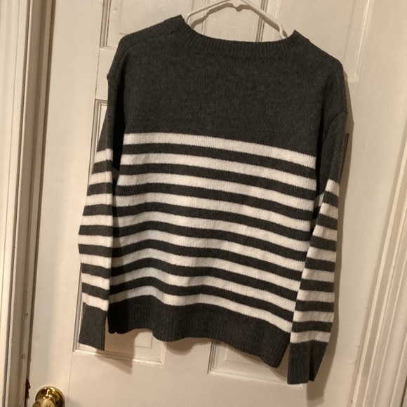Women's sweater M/L. - Picture 2 of 2